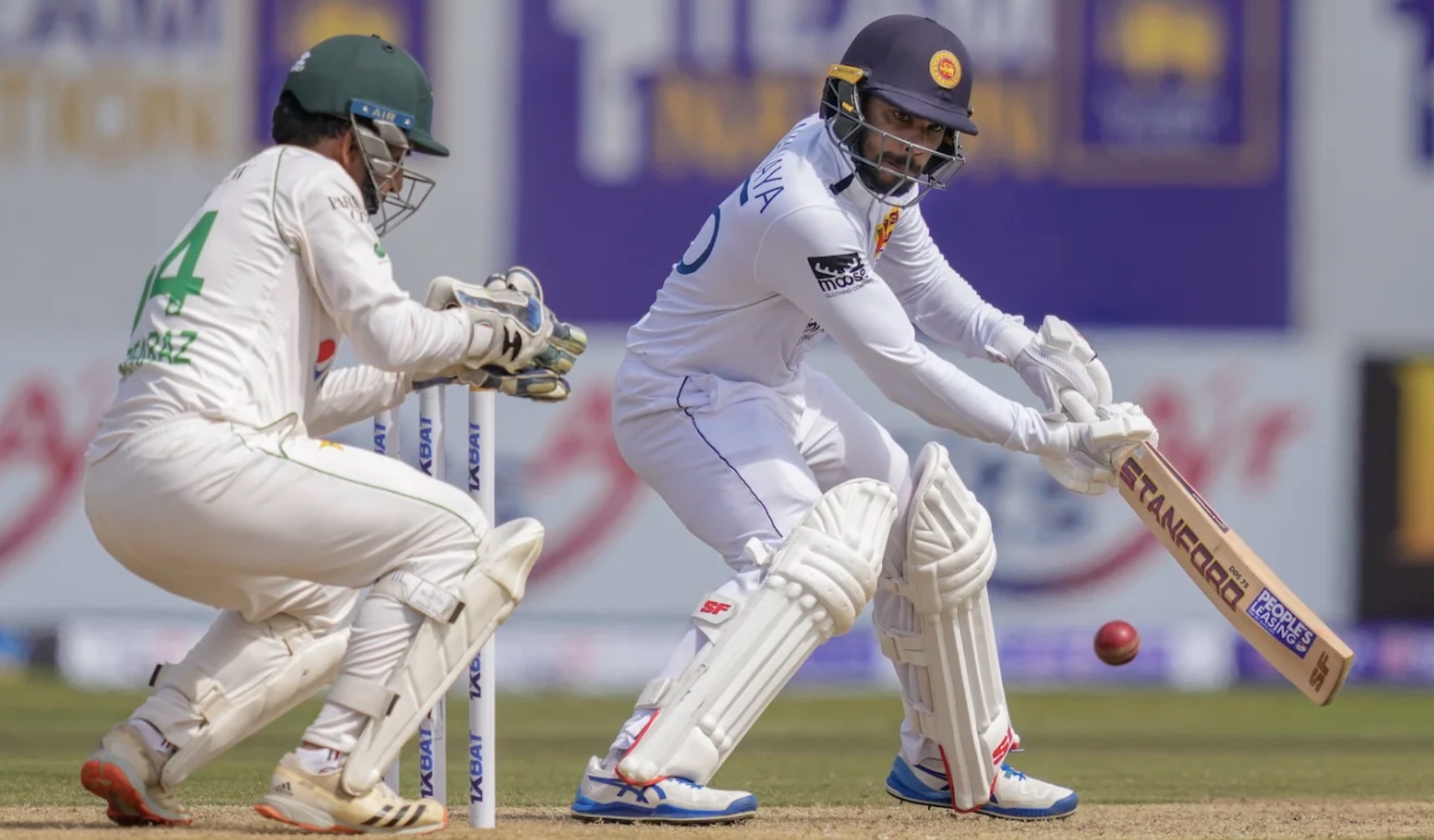 De Silva leads Sri Lanka's fightback