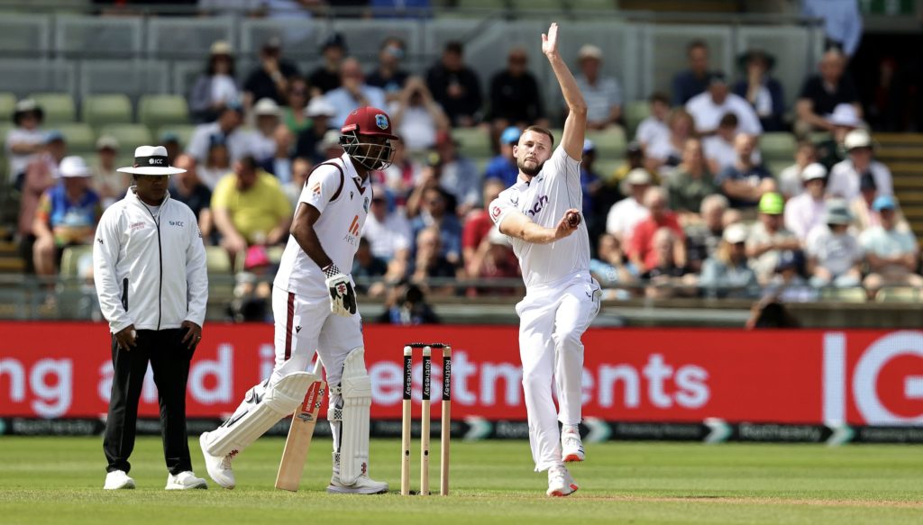 Gus Atkinson bowls 26 July 2024 David Rogers Getty Images