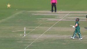 Watch Bavuma run-out after big mix-up